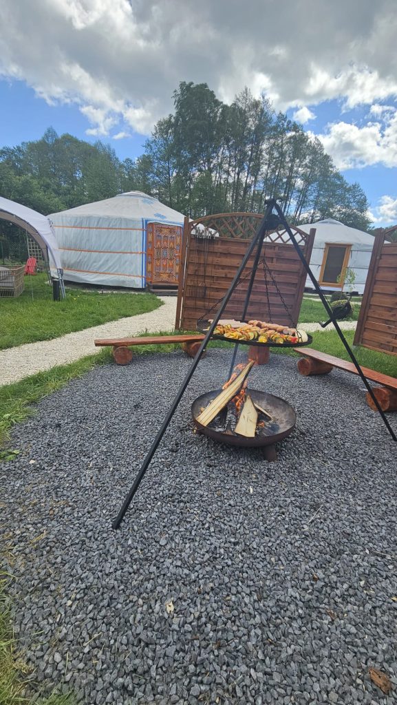 Altana i ognisko — Królikowe Chaty