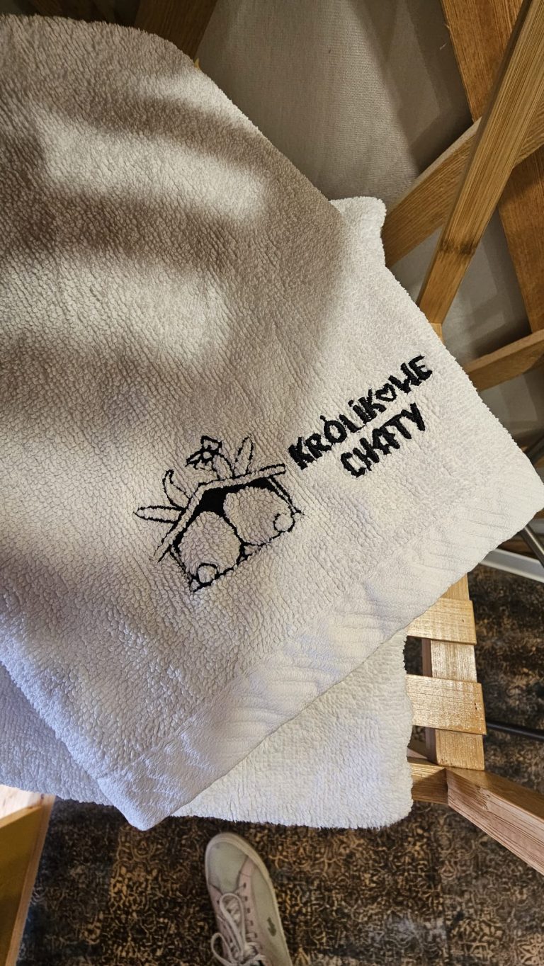 Wnętrze jurty Ogień